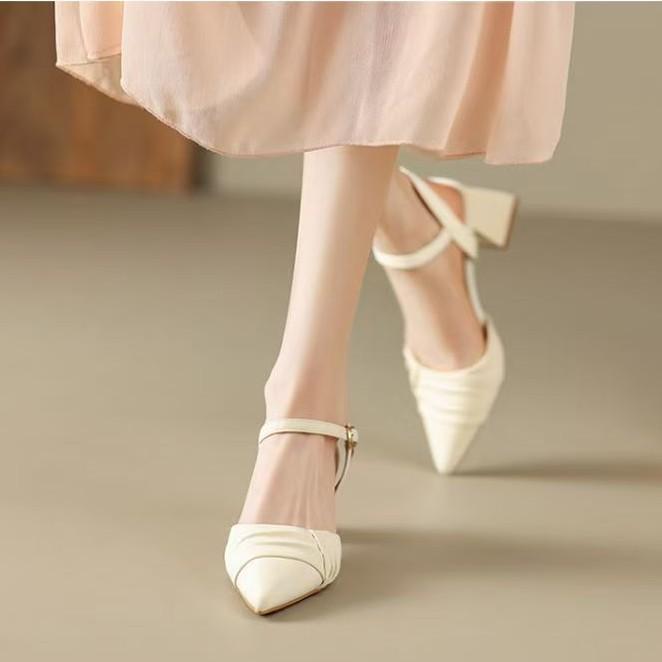 Black bag head sandals women's 2025 new summer middle heel with back air temperament French thick heel pointed single shoes