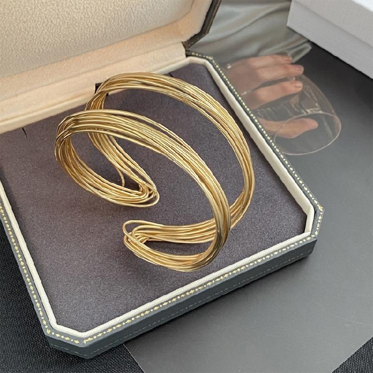 Stylish Unisex Open End Bracelet Presenting Angular Design Charm Sturdy And Comfortable Wristband Jewelry