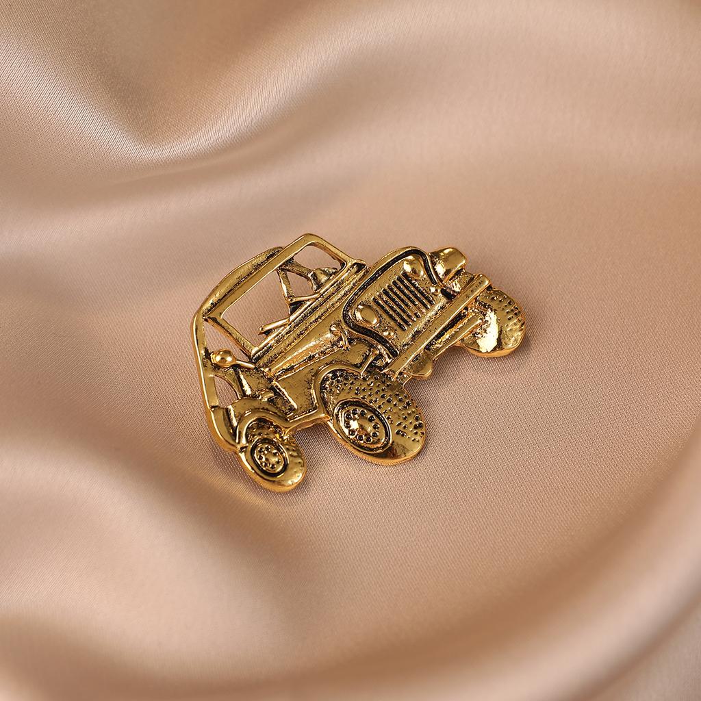 Retro Exquisite and Unique Brooch High-end and Elegant Personalized Anti-glare Pin Fashionable Accessory for Suit Overcoat, Corsage