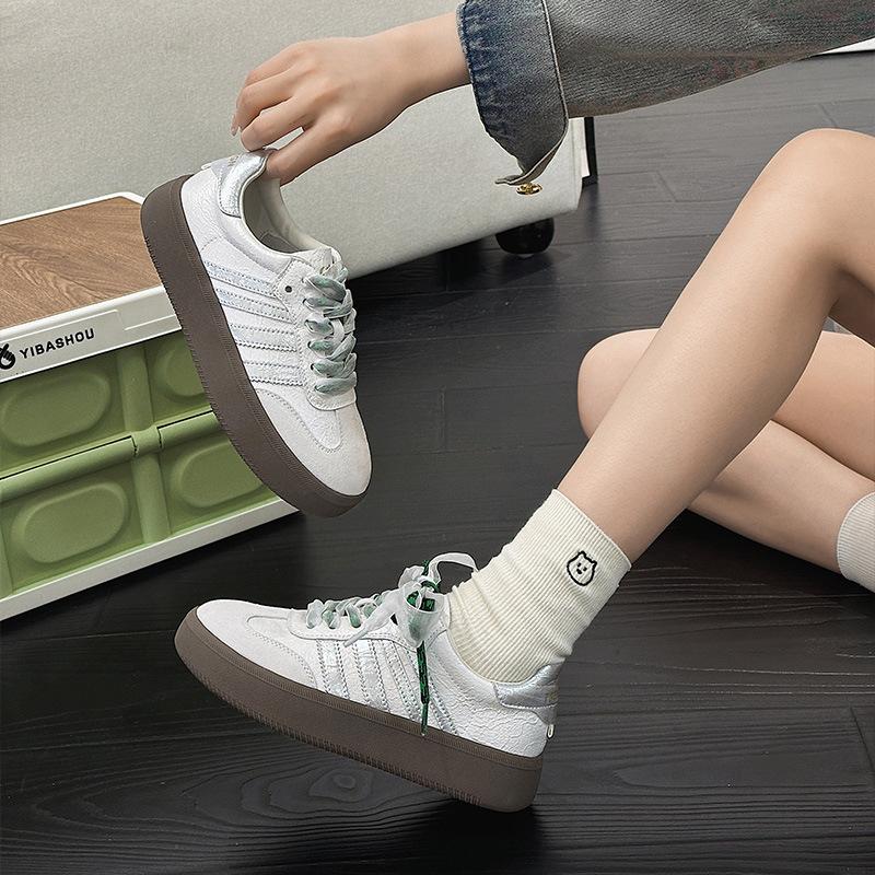 

European four bars German training shoes women s spring new two-color lace-up leather platform casual board shoes 40