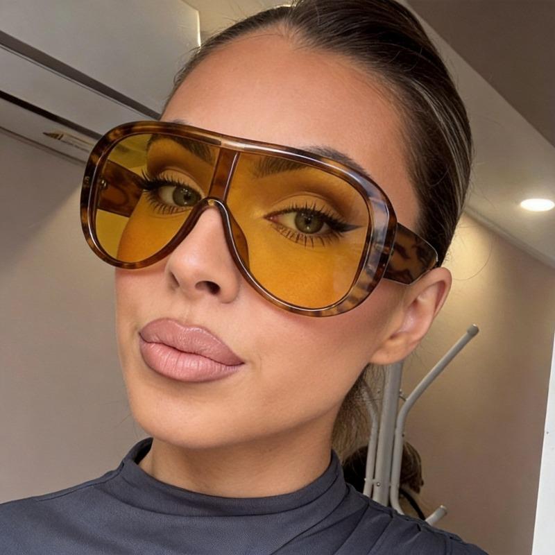 2026 New One-Piece Lens Oversized Sunglasses Fashion Trendy Style UV400 for Music Festivals Streetwear Unisex Retro Design