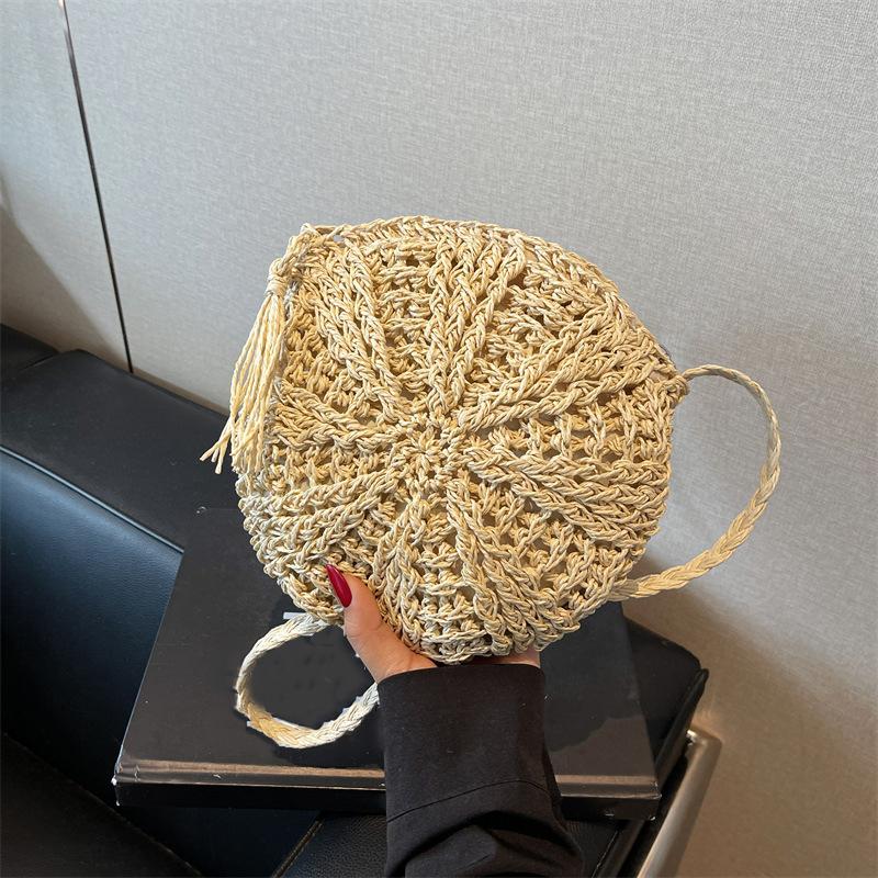 

Круглая женская соломенная сумка из ротанга, вязаная летняя пляжная сумка, женская сумка через плечо с кисточками и дизайном через плечо 22x4x22cm бежевый