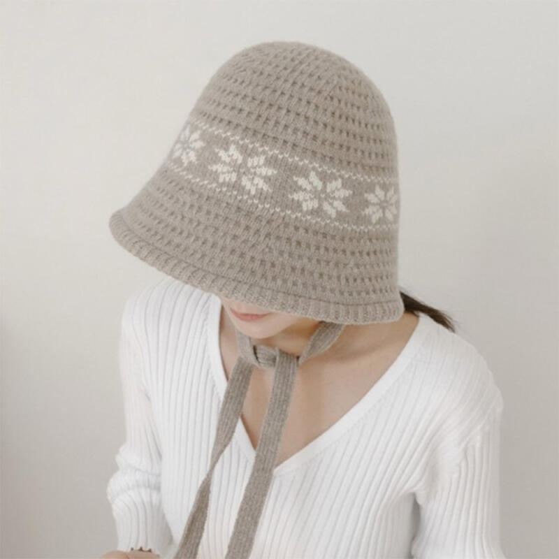 Women s Winter Snowflake Design Wool Knit Chin Strap Hat Light gray