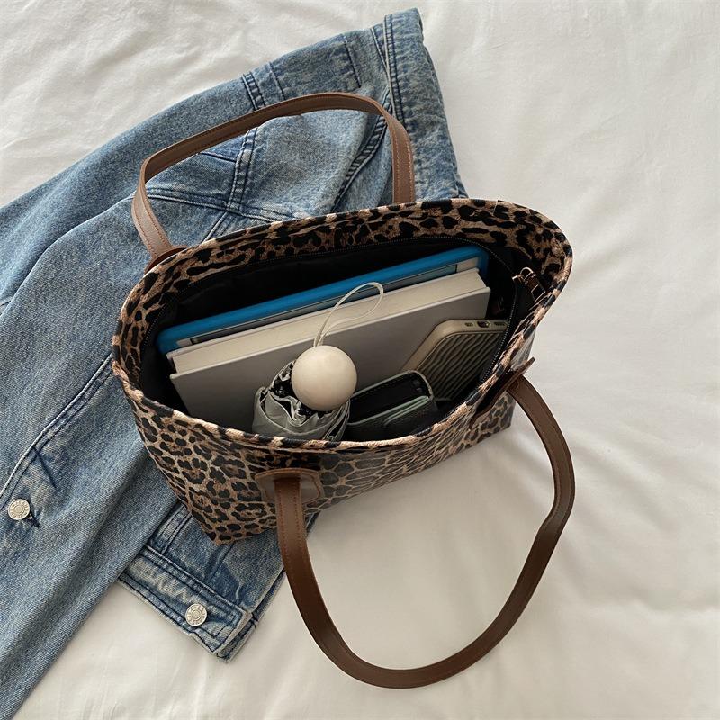 Premium Leopard Print Large Bag Large Capacity Bag Women's New Shoulder Bag Autumn and Winter Texture Tote Bag