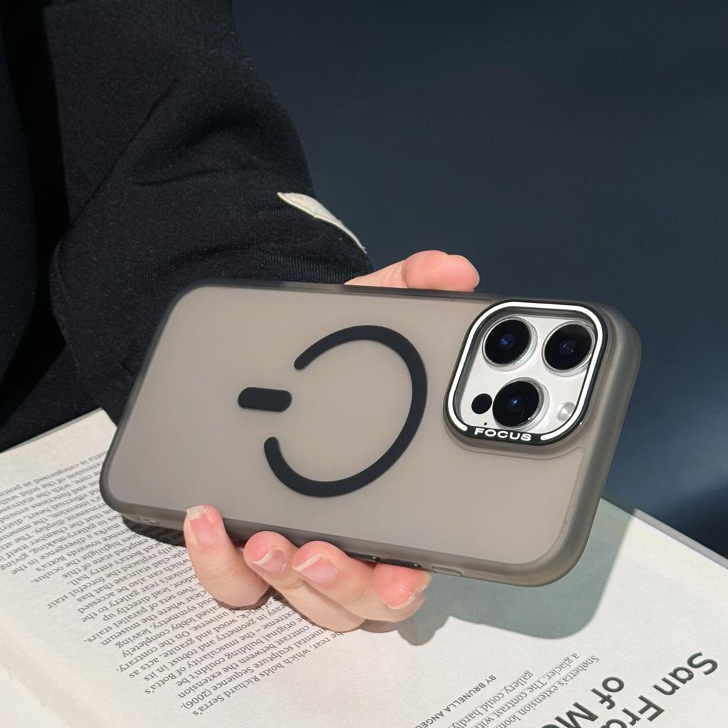 Suitable for IPhone16promax Phone Case, Skin-sensing Magnetic Attraction C-type Jelly Dopamine, Apple 15 Semi-transparent PC Case