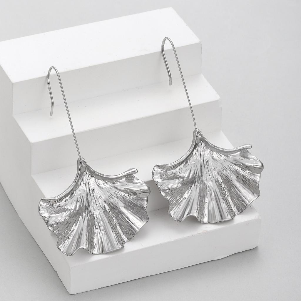 Vintage Ginkgo Leaf Long Earrings For Women Exaggerated Textured Metal Fashion Trend Jewelry
