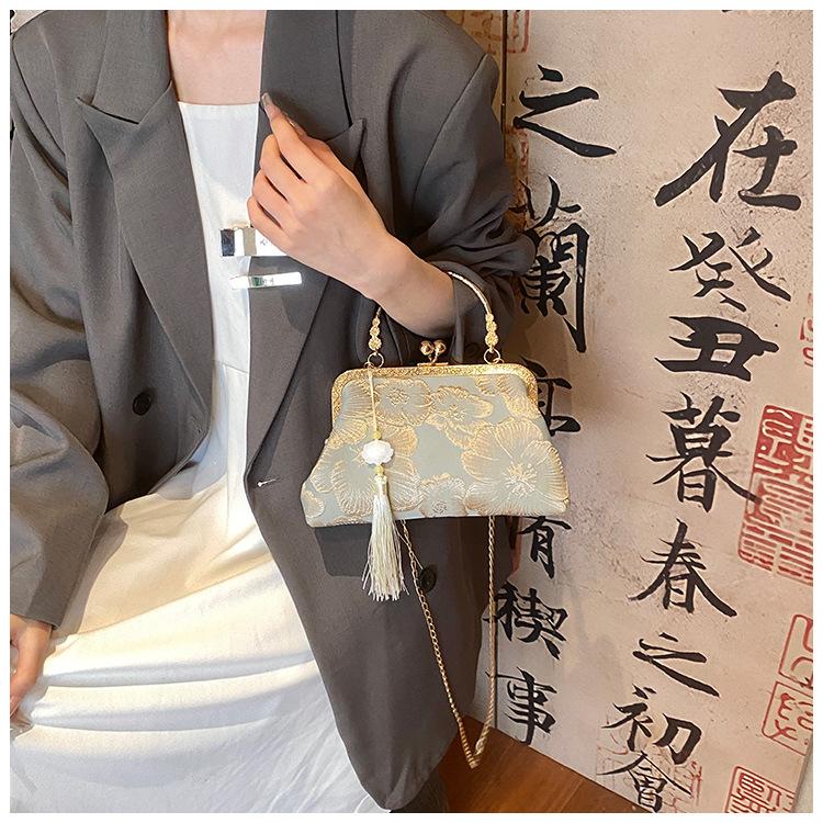 Chinese Style Embroidered Clutch Bag Silk Women's Fashion Shoulder Crossbody Bag with Shell Lock Chain