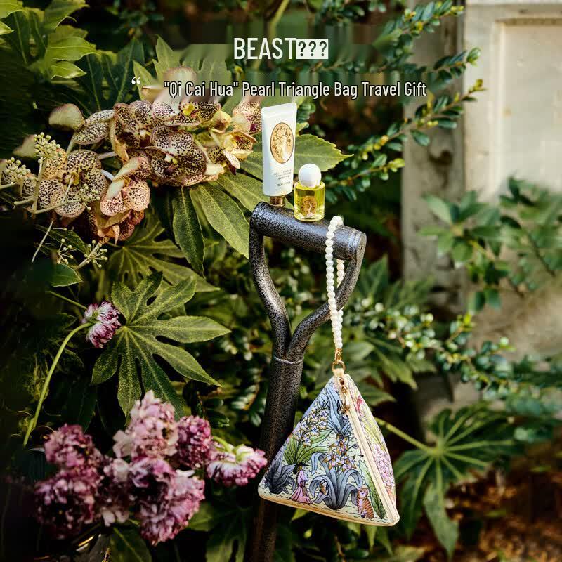 THE BEAST Pearl Triangle Personal Care Gift Set
