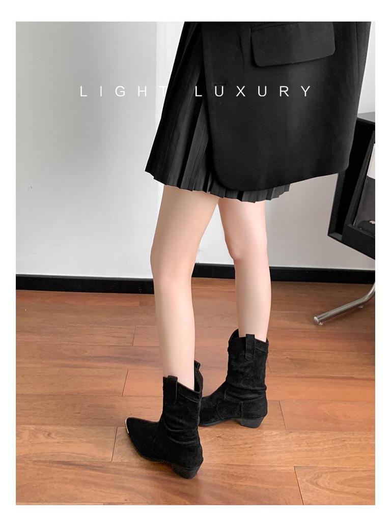 Damen Braune Wildleder Chelsea Stiefeletten - Mid-Calf Gerafftes Design, Spitze Zehenpartie, Blockabsatz für Herbst/Winter 2024