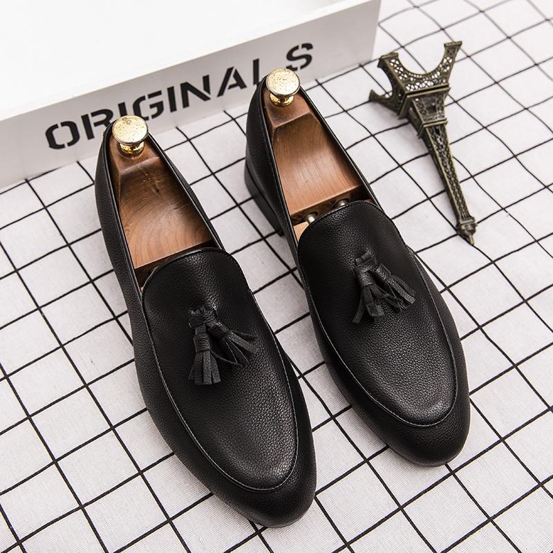 

Новые мужские классические лоферы Мужская повседневная удобная модная маленькая кожаная обувь Итальянский джентльмен Социальная обувь Мужские размеры 37-44 44 чёрный