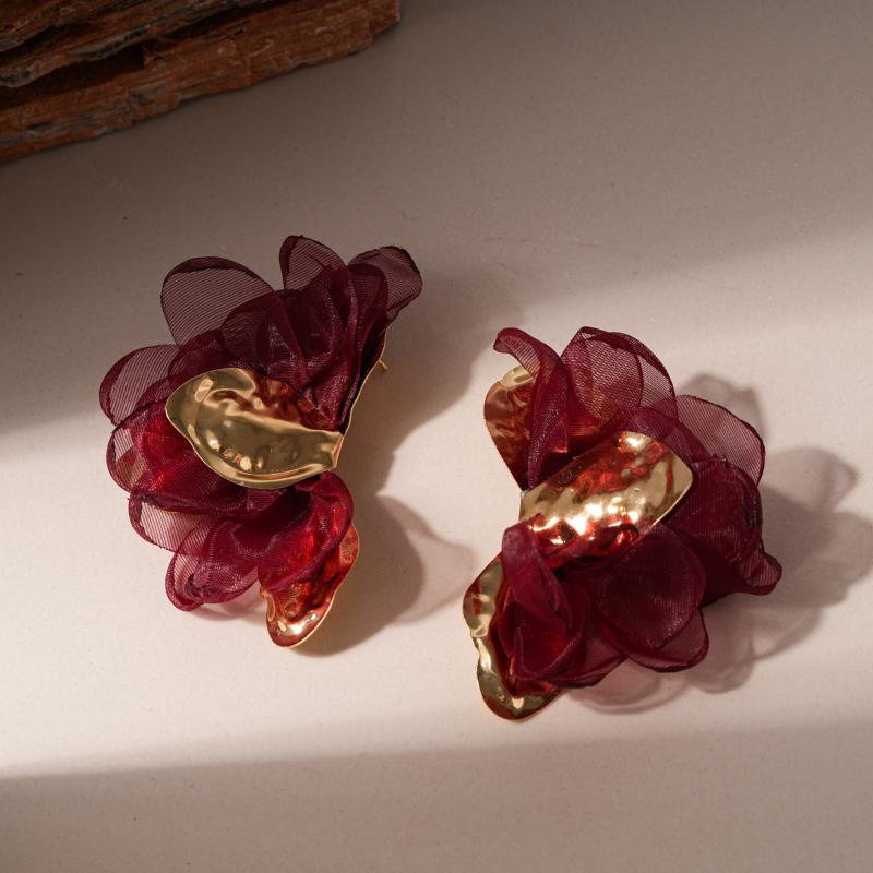 

1 Pair Women S Exaggerated Cloth Petal Ear Studs Fluffy Chiffon Flower Stud Earrings Pleated Slice Nail Earring Ear Jewelry A1