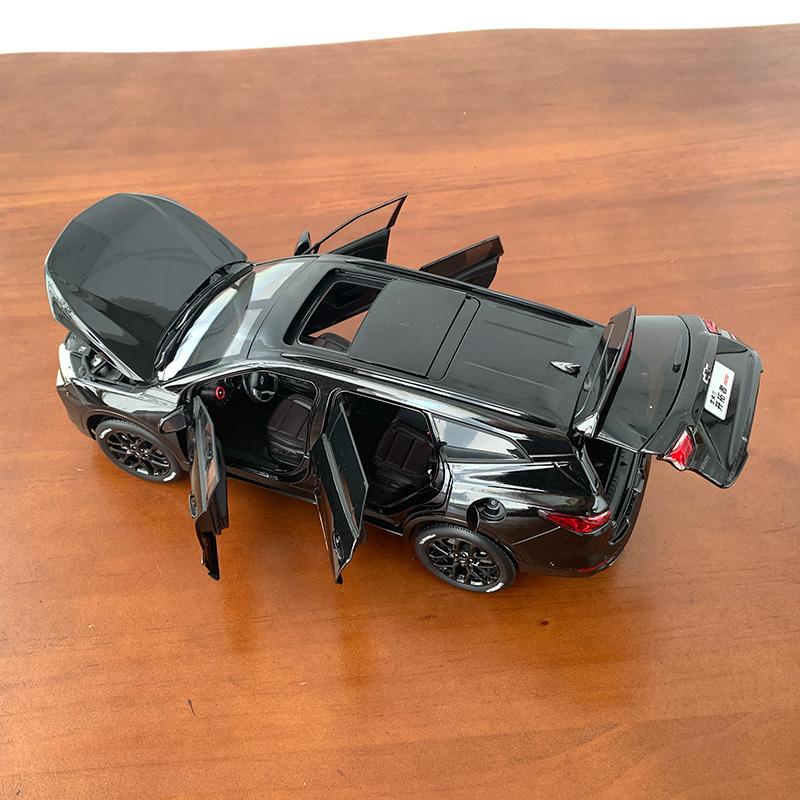 Dealer Edition Car Model,1:18 GM Chevrolet Blazer RS,Diecast Model for Collections,Display and Gift for Friend