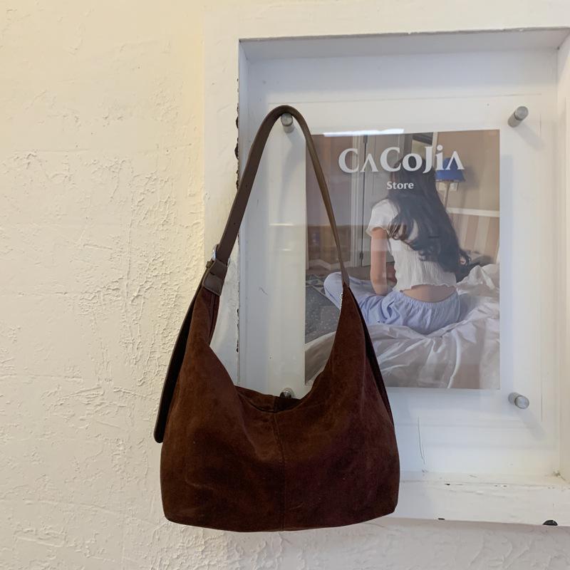 

Vintage matte tote bag autumn and winter bag commuter underarm bag large capacity shoulder bag women s casual simple shoulder bag