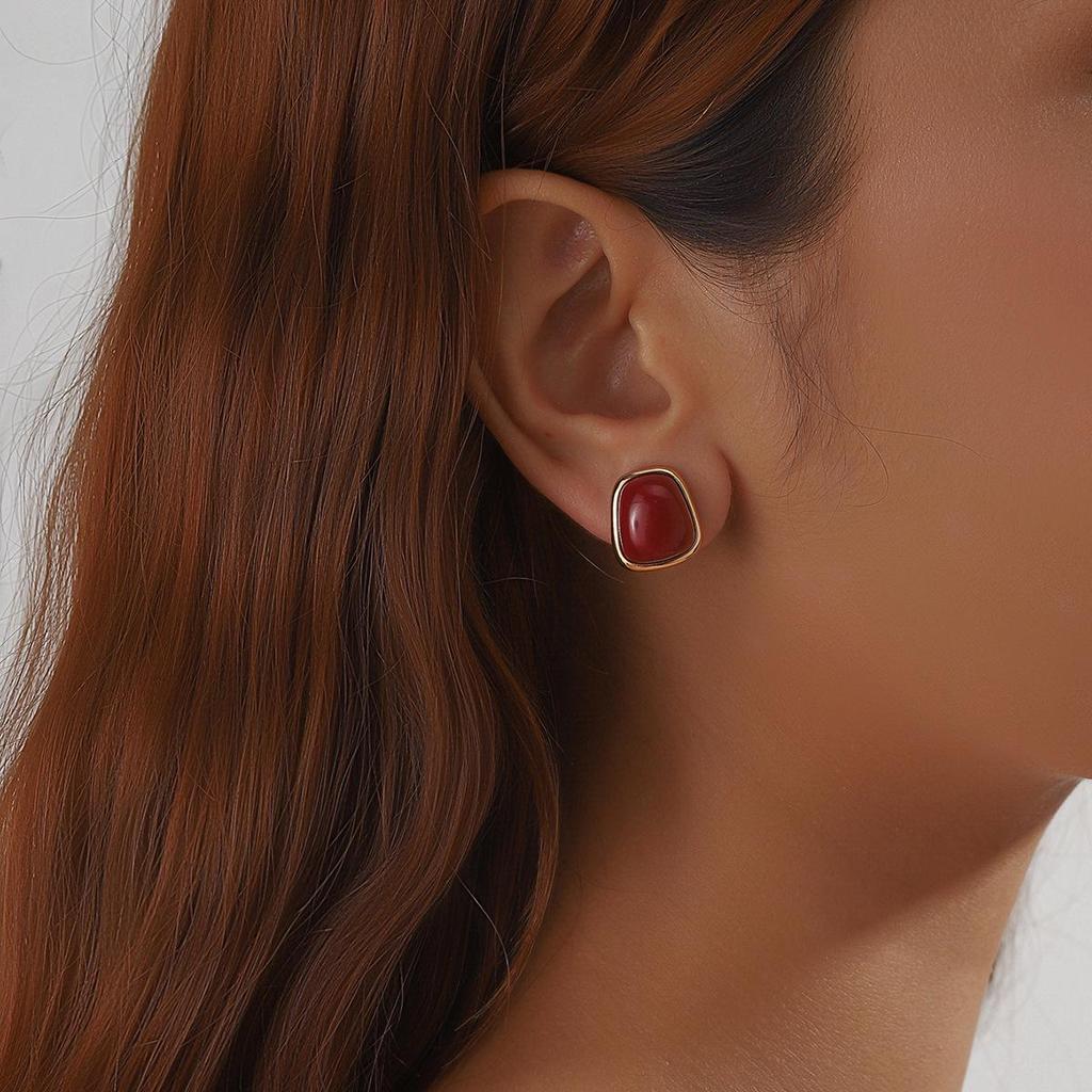 Vintage Burgundy Geometric Clip-On Earrings | Eco-Friendly & Elegant French Minimalist Style