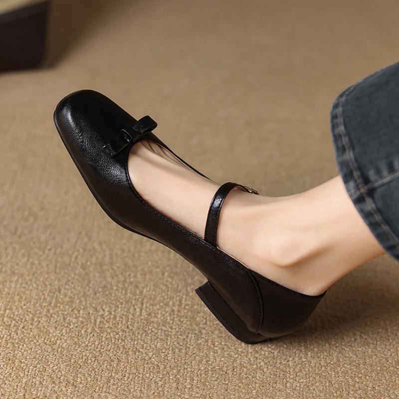 

Four seasons wear rubber soft-soled single shoes women s new women s low-heeled flats buckle casual black square-heeled flats 39 чорний