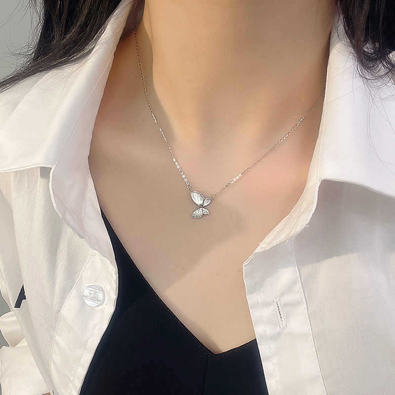 Swirling butterfly necklace female niche exquisite personality light luxury white fritillary butterfly pendant