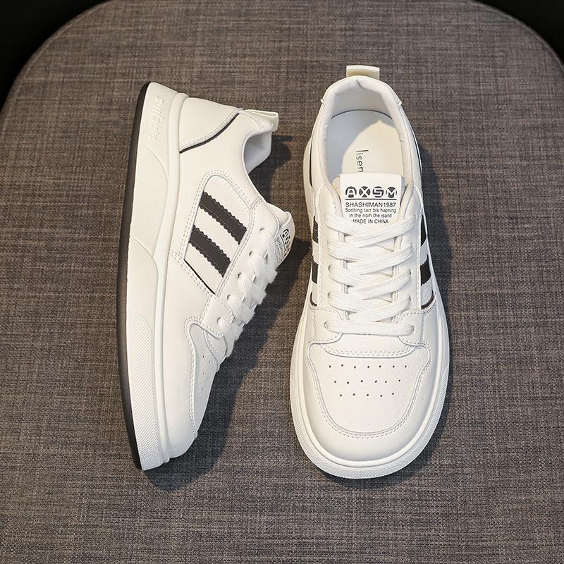 

Little white shoes women s 2025 new super fire autumn versatile soft leather shoes women s round head summer platform casual board shoes 35 чорний