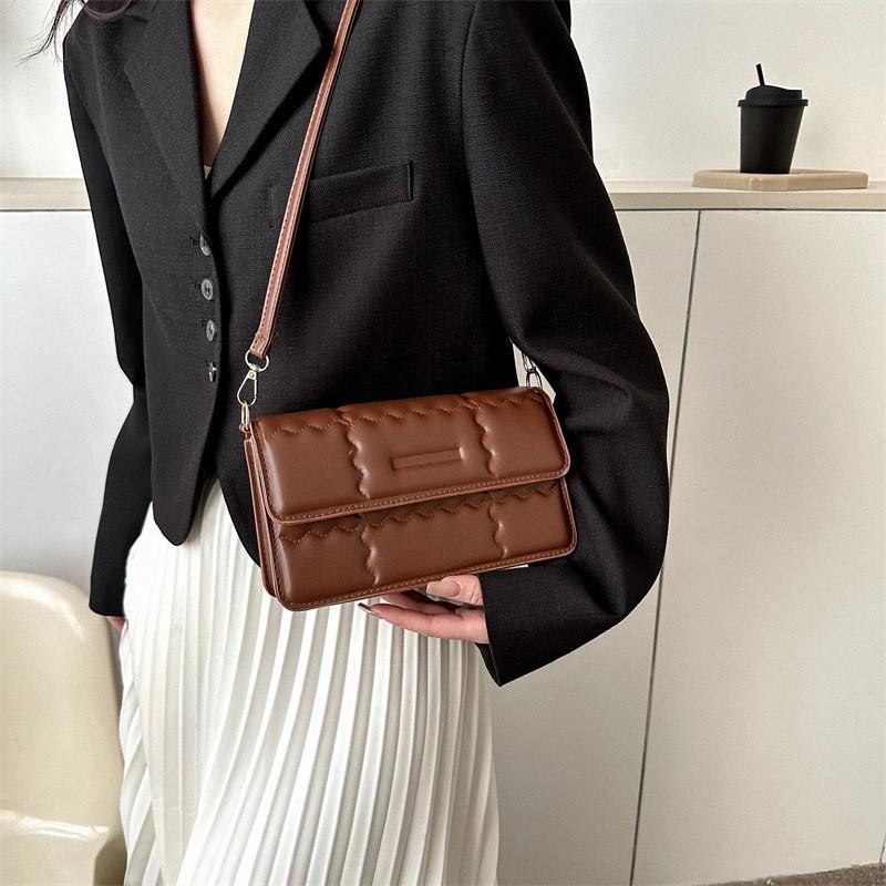 Trendy 2023 Spring Summer Casual Small Shoulder Bag For Women Simple Stylish Design