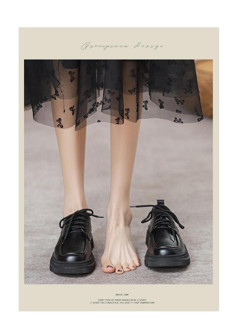 Women's Black Matte Lace-Up Shoes with Thick Soles, Height-Enhancing, British Style, New for Spring and Autumn 2024.