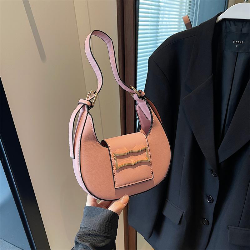 

Популярные сумки женские летние простые новые полумесяц ручные женские сумки подмышечные трендовые модные на плечо контрастные сумки розовый