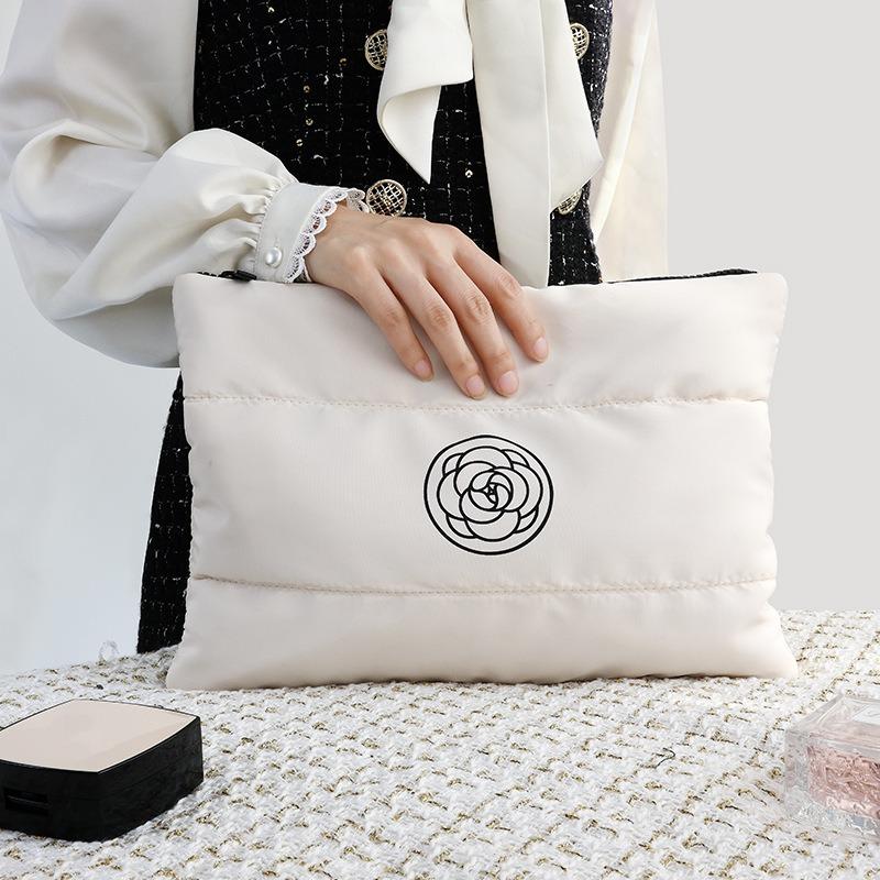 Small Fragrance Hand Makeup Bag Large Capacity Advanced Sense Portable Storage Bag Travel Toiletry Bag