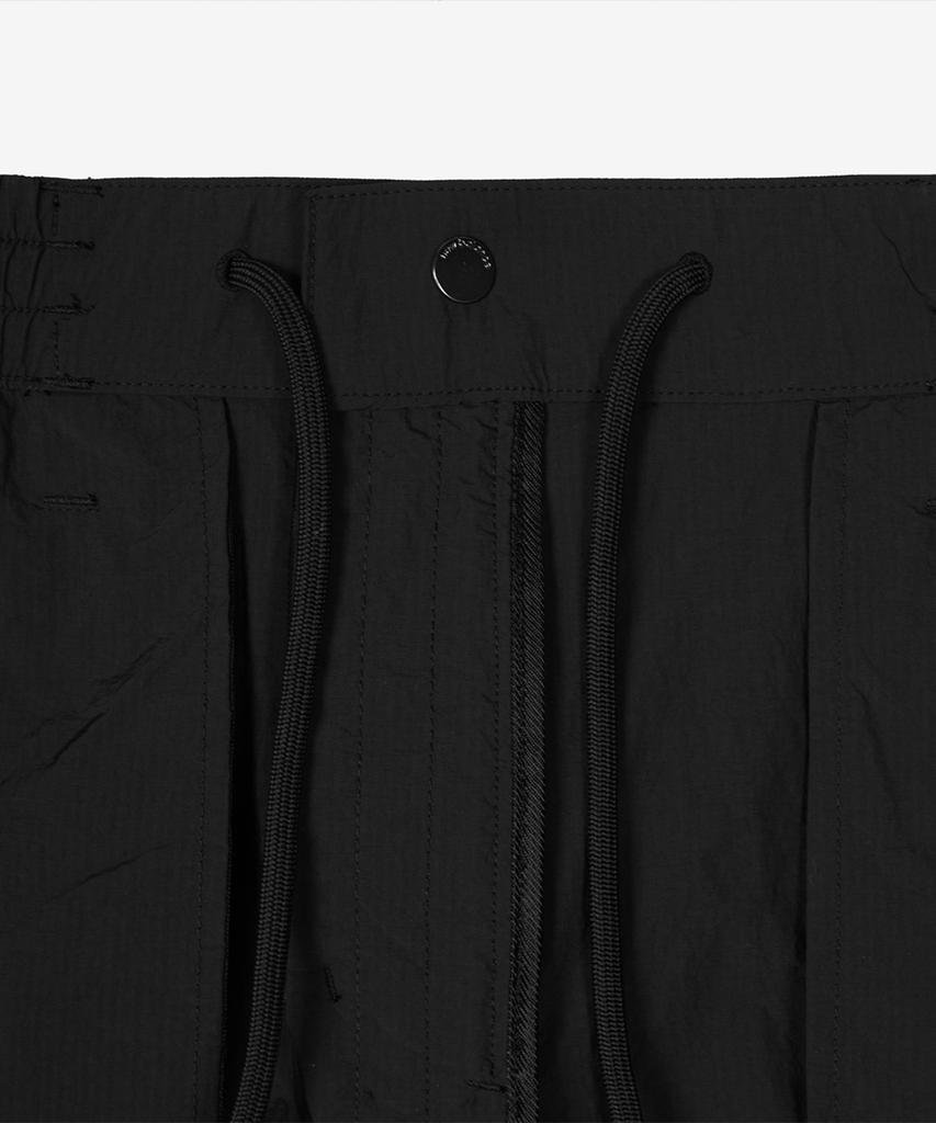 Nyuballanseu Nbnvg21513 / Uni Frozen Cotton-Like Cargo Knee-Length Bermuda Shorts (Black)