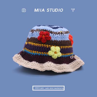 Japanische Handgemachte Ins Gestrickte Wollmütze Niedliche Kleine Blume Kontrastfarbe Fischerhut Verdickt Warm Ohrschutzmütze Schirmmütze