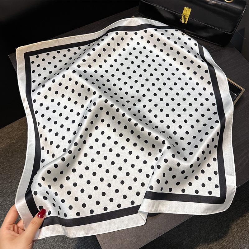 Vielseitiger weißer Polka-Dot-Schal aus Maulbeerseide - Stilvolles koreanisches kleines Quadrat für Frühling/Sommer
