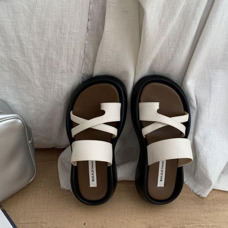 Set of toe design thick-bottomed cool slippers for women to wear summer new silver fashion word with beach slippers