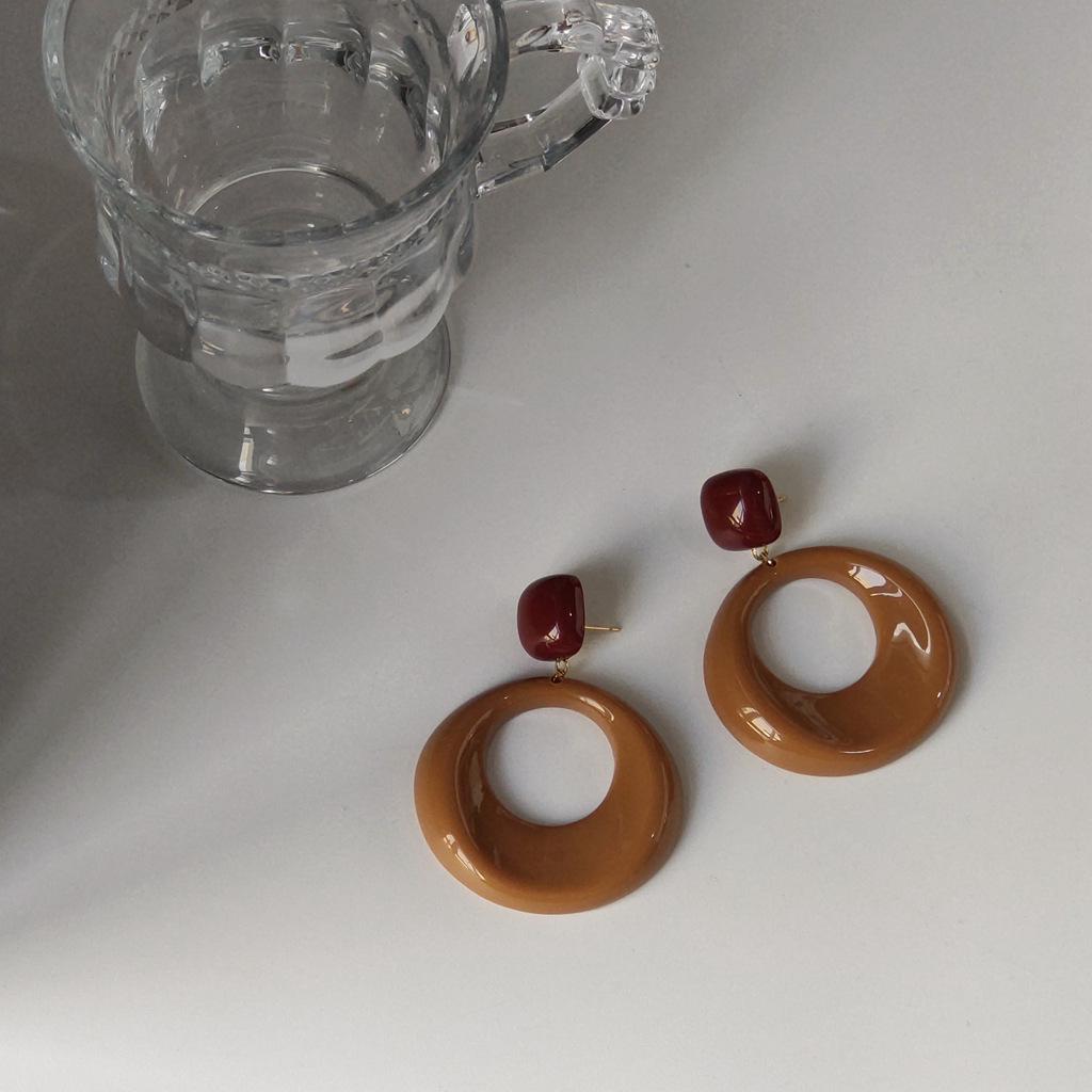 Сосново-каштановый крем! Элегантные французские ретро акриловые серьги-кольца с серебряной иглой для женщин