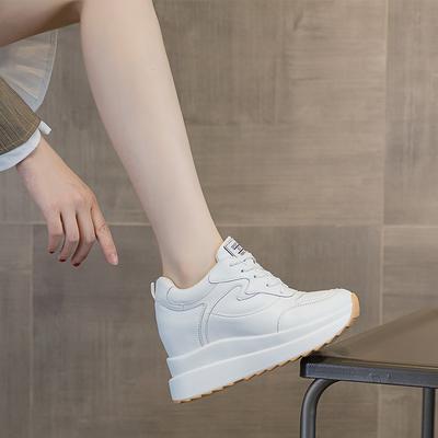 Tjocka Sneakers Dam Äkta Läder Kilklack Casual Skor 2025 Ny Komfort 10CM Höjdökande Promenadskor Chaussure Femme