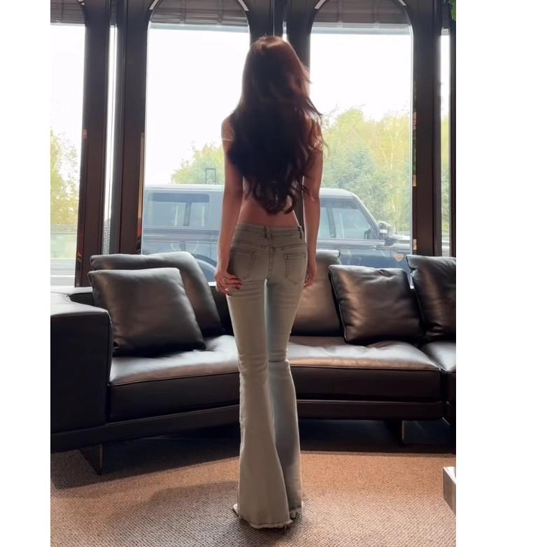 Damen Hellfarbige Hüftjeans mit Stretch und leicht ausgestelltem Bein für Frühling und Herbst