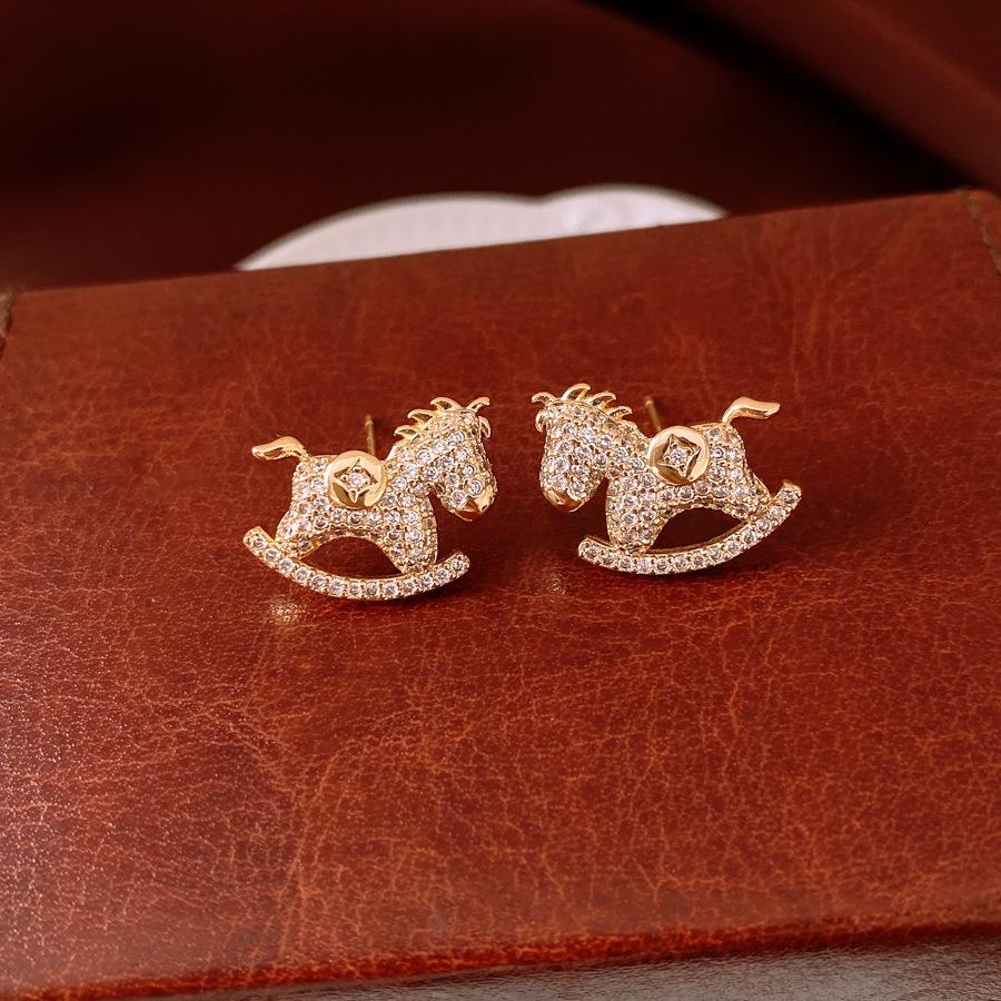 Silver Needle Diamond Oval Pendant Fringed Earrings Medieval Vintage Court Style Stud Earrings Light Luxury Retro Earrings