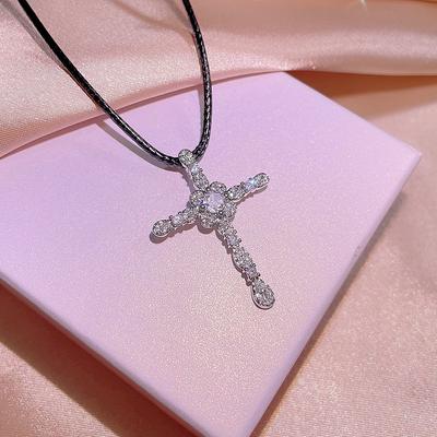 Cross Necklace for Women with Niche Design Personalized Collarbone Chain Simple Temperament Pendant Ornaments
