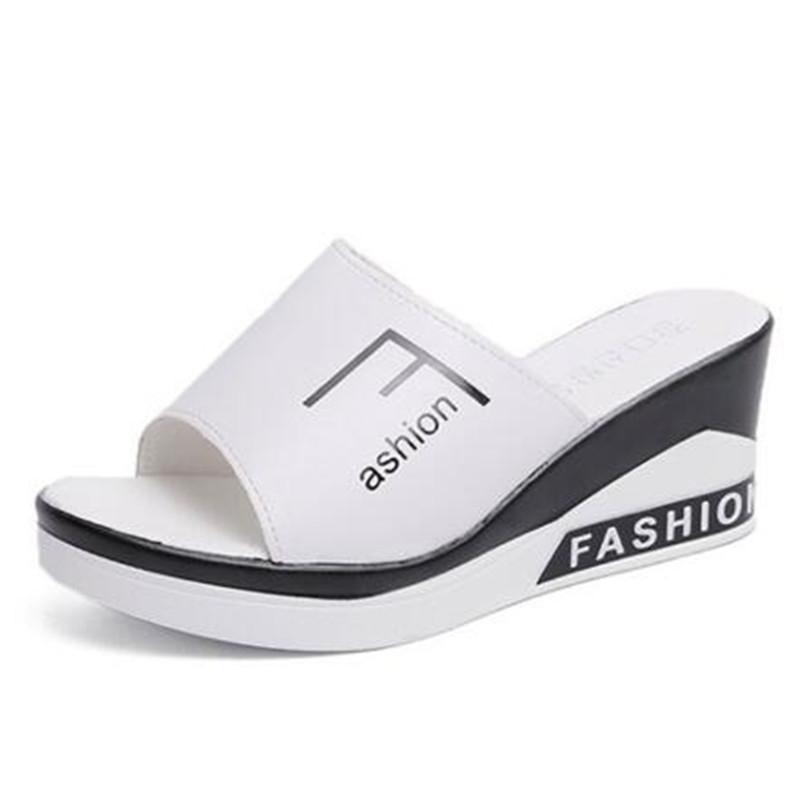 2025 New Arrival Women wedge Flip Flops Lightweight Beach Slippers High Quality PU Leather Zapatos De Mujer Woman Sandal