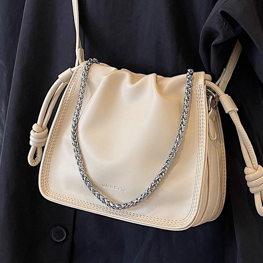 Crossbody kabelka Fashion Chains pro ženy Nové skládané čtvercové kabelky Jednoduché univerzální kabelky přes rameno