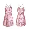 Reine ästhetische Herz-Print-Trägertischdecke Versammelt tiefer V-Ausschnitt Schmale Passform Private Nachtwäsche 915 Elegante feminine Loungewear mit romantischen Herzakzenten