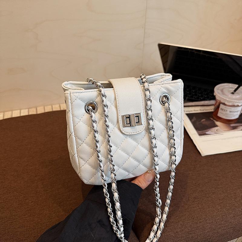 

Fashion rhombus chain small bag women s new high-end versatile shoulder messenger bag commuter bag белый