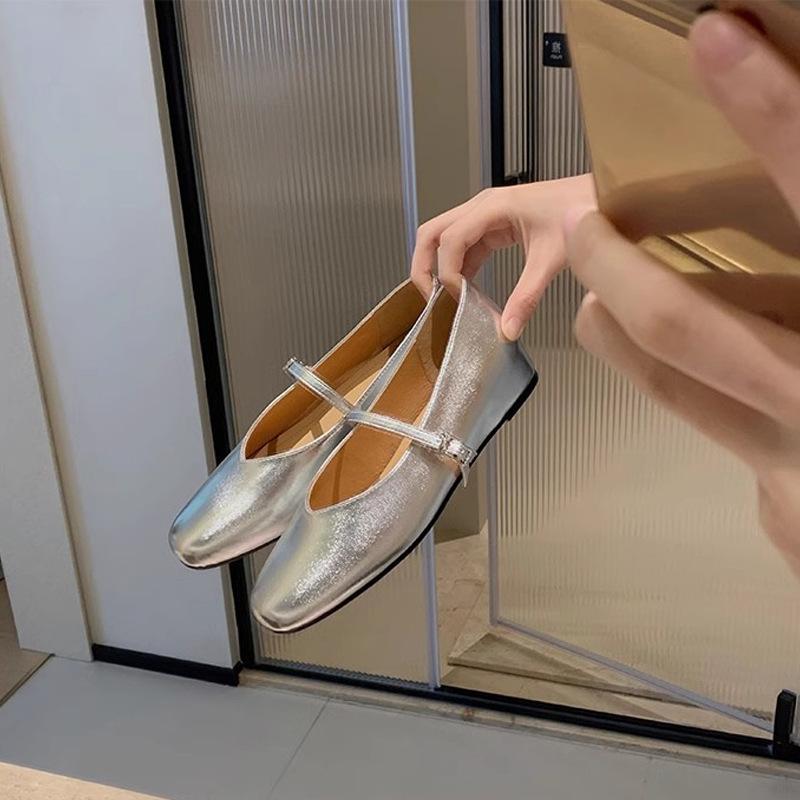 Spot second hair~ Grape mother French gentle word with bag head shallow mouth inner height increase silver Mary Jane single shoe women