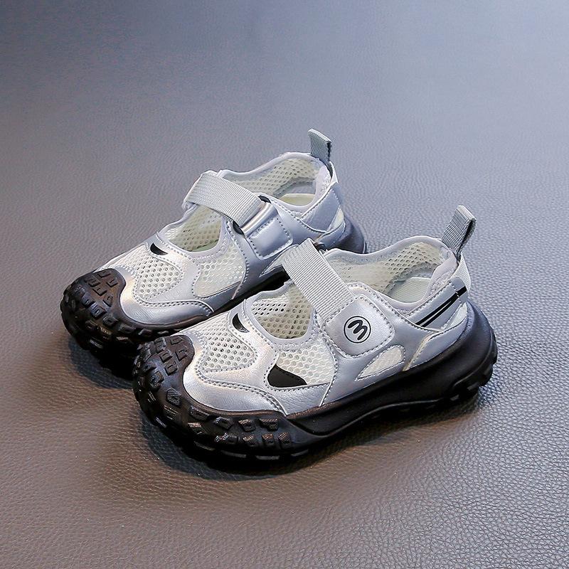 Medium and large children's breathable mesh frame shoes hollow sports sandals girls popular casual soft sole non-slip tire shoes