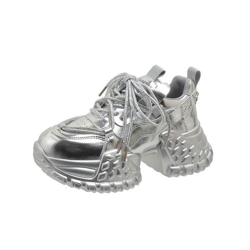 

Женские повседневные туфли на платформе с толстой подошвой, металлические серебристые кроссовки «папины», весенний стиль, обувь с небольшим увеличением роста 40 серебряный