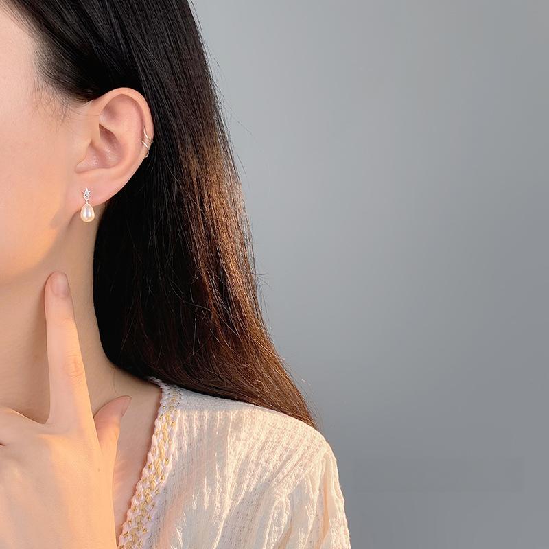 Light Luxury Star Pearl Earrings for Women High-end Exquisite Mini Star Earrings