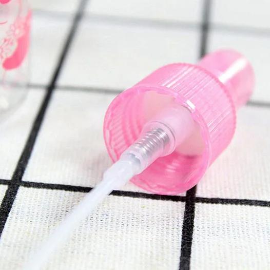 Kunststoff-Sprühflasche für die Reise im Auto, kleine Sprühdose, Make-up, Parfüm, Unterflasche, tragbare transparente 30-ml-Sprühflasche