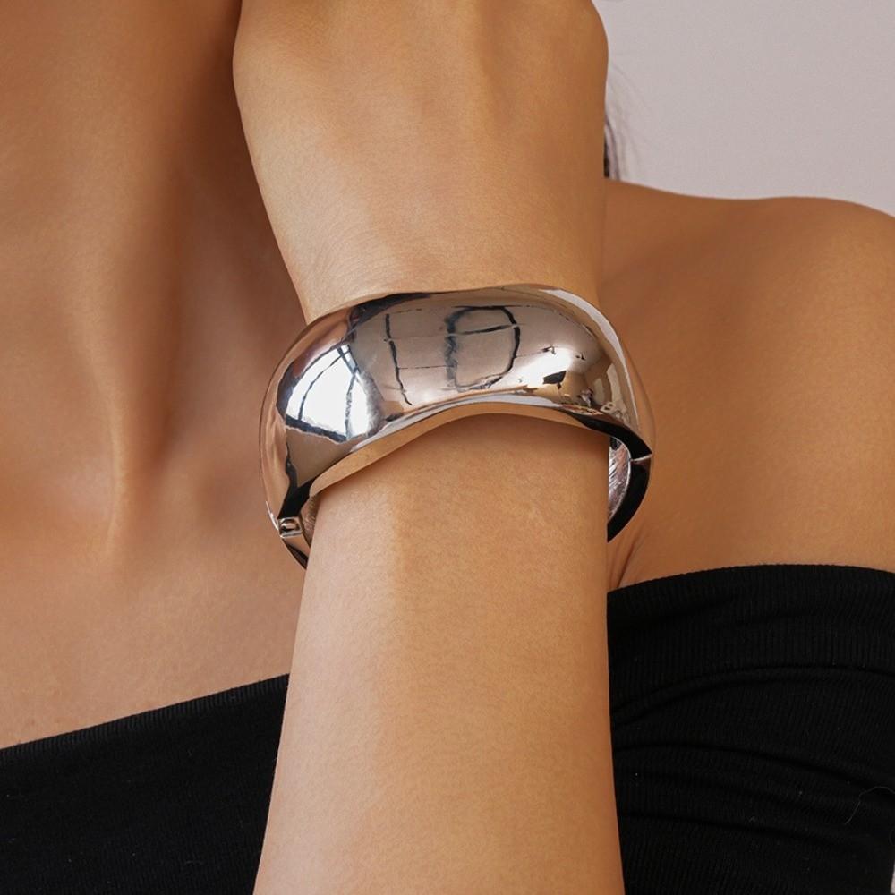 Weite Öffnung Metall Armreifen Gold Silber Farbe Übertriebenes Armband Breiter Unregelmäßiger Armreif Geschenk