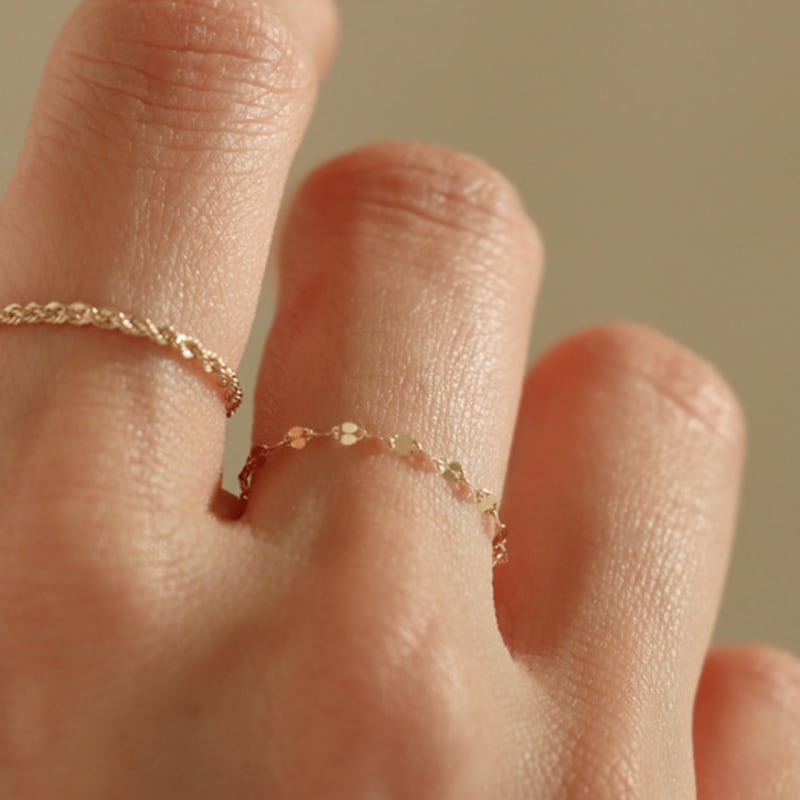 Less is more 14K gold beve chain ring