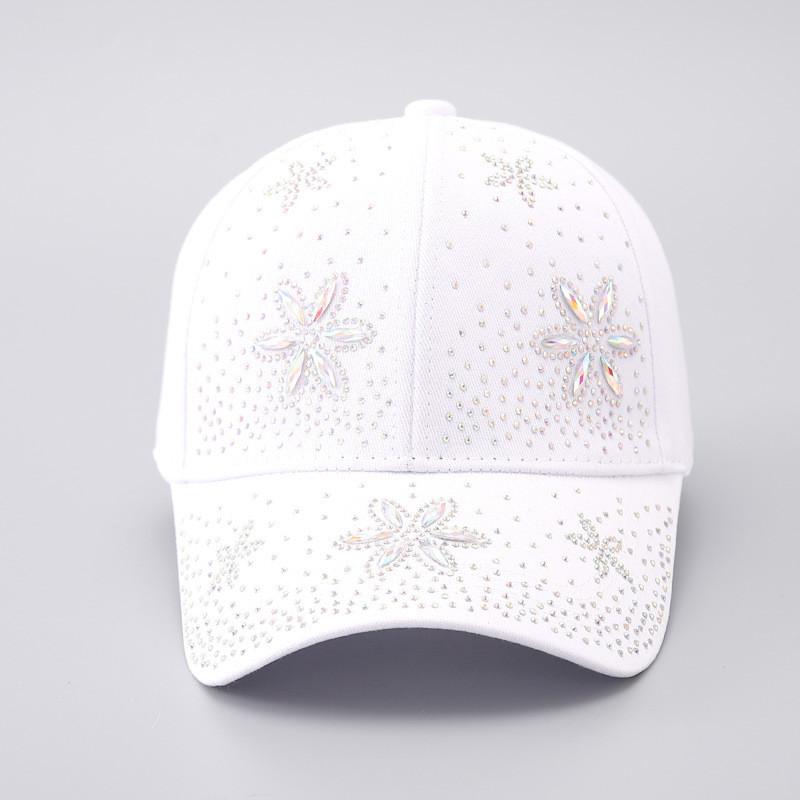 Alphabet Flower Embellished Baseball Cap With Adjustable Fit For Fashion Enthusiasts