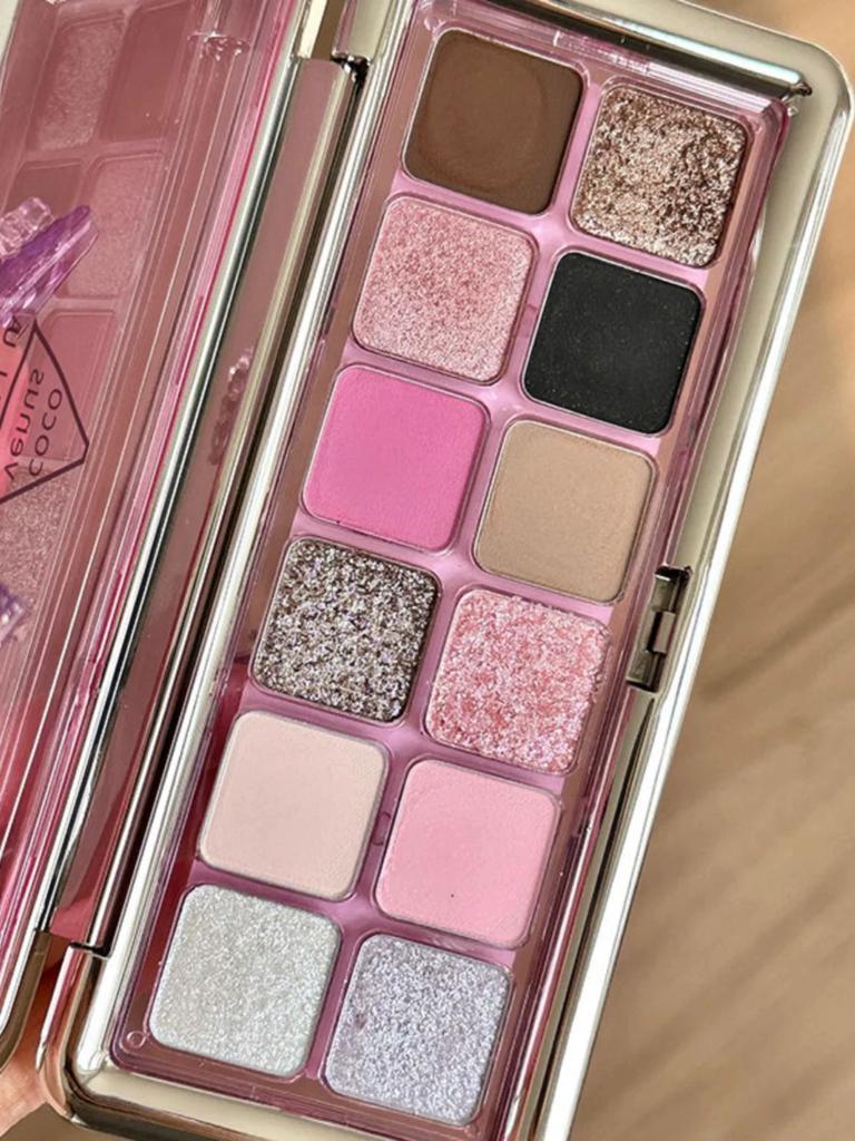 New Product Light Cut Off Pink and Black Cat's Eye Small Smoked 12 Colors Eye Shadow Plate Matte Shimmer Sweet Spicy Barbie Crushed Diamond Eye Shadow