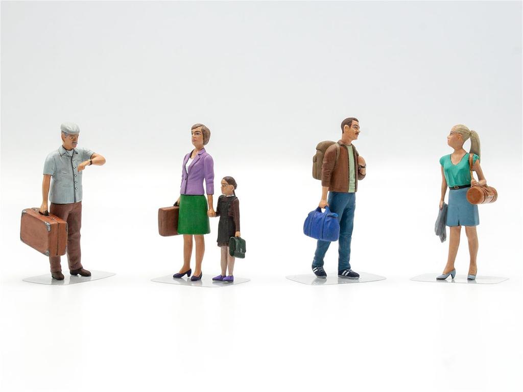 ICM 1/35 Chernobyl 5 Evacuee Set Plastic Model Kit 35905