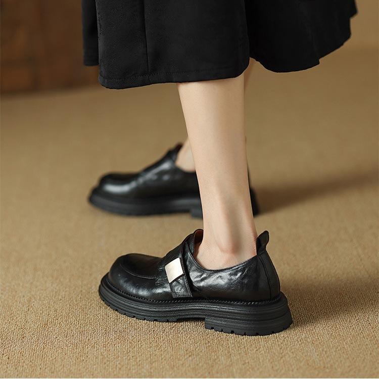 [Fanfna] 2025 Autumn Thick-soled Small Man British Academy Style Loafers Women's Small Leather Shoes Are Versatile