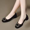 Weiches Leder flacher Ausschnitt niedriger Absatz einzelne Schuhe Damen 2025 Frühling und Herbst neues Temperament mattierte Beanie-Schuhe Mutter Arbeit kleine Lederschuhe Damen